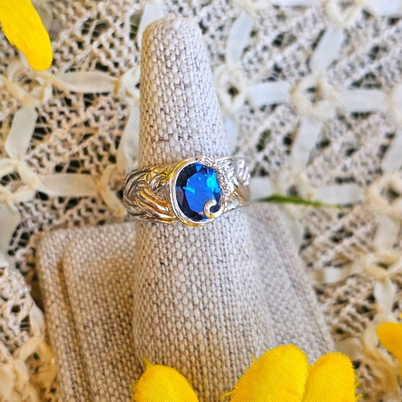 Jewelry - NWT 925 silver & topaz ring